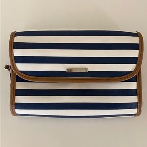 Stella and Dot Hang On